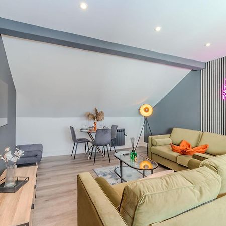 Luxe City Living L 2-Bedroom Flat With Free Parking Hove Buitenkant foto