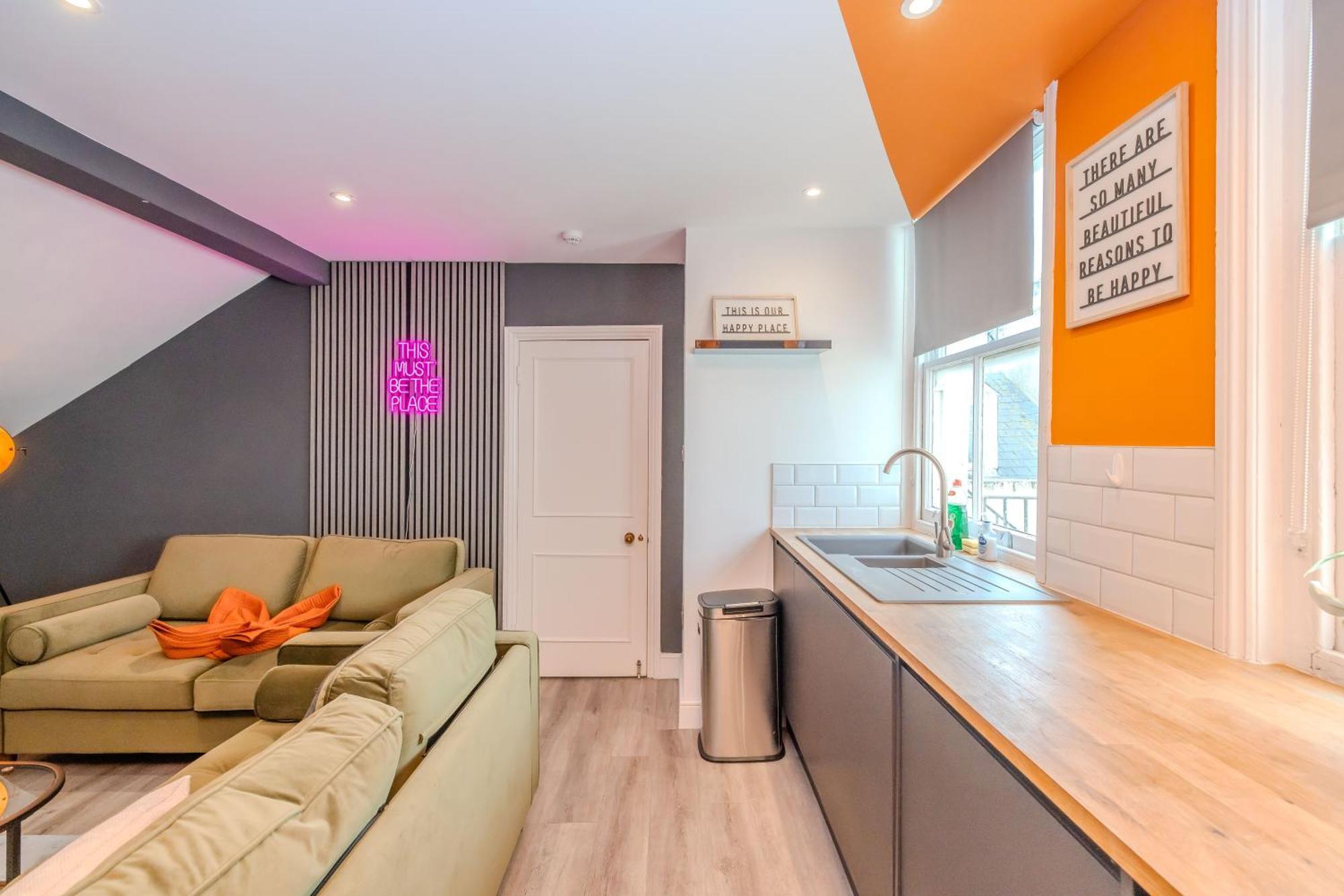 Luxe City Living L 2-Bedroom Flat With Free Parking Hove Buitenkant foto