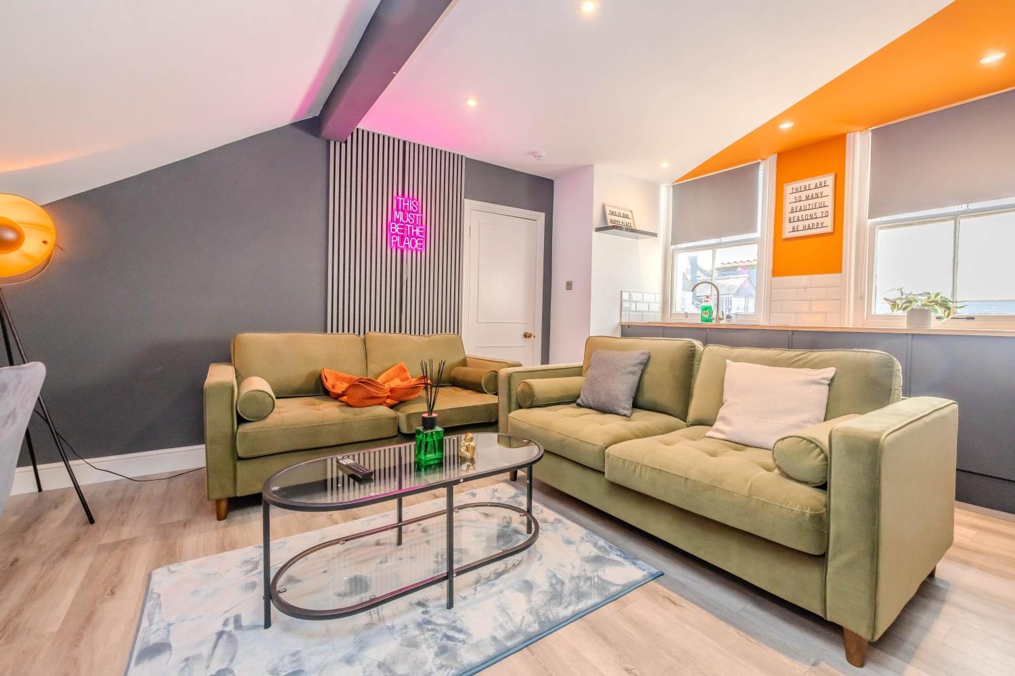Luxe City Living L 2-Bedroom Flat With Free Parking Hove Buitenkant foto